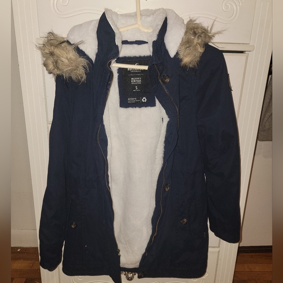 hollister-jackets-coats-hollister-navy-parka-with-faux-fur-hood